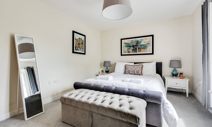 Oxford Apartment | Stylish 2 Bedroom Apartment in Trendy Jericho