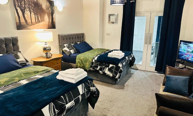 Derby Apartment | Stylish 2 Bedroom Apartment in Derby City - Family Friendly