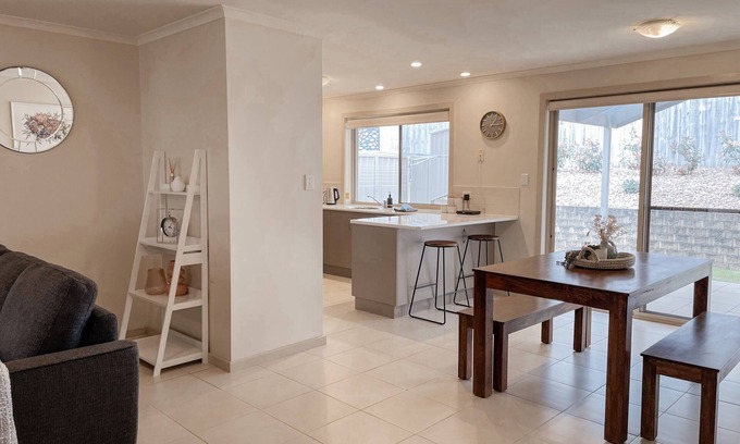 Mount Gambier House | Inviting 2 Bedroom Unit Near Amenities for All Travelers