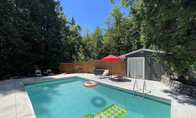 West Vancouver House | Oceanfront 2-Bedroom Retreat with Pool and Pet-Friendly Perks