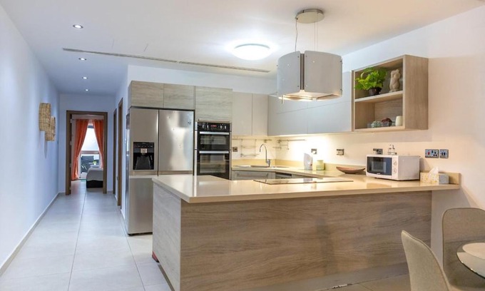 Marsaskala Apartment | Modern 2 Double Bedroom Apartment Yard & Fully AC