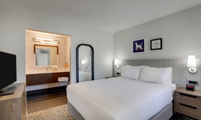 Sunnyvale Resort | Exciting Stay Near Twin Creeks Sports Complex with Pool!