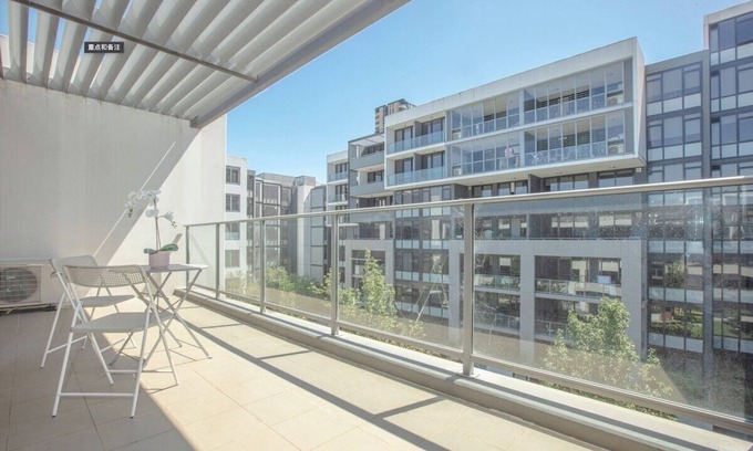 Wentworth Point Apartment | Stylish 2B1B Apartment with Spa & Hot Tub at Wentworth Point