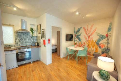 San Tumas Apartment | Stylish 2BD Apartment with Ocean View Near Saint Thomas Beach