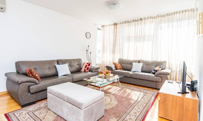 Old Town Apartment | Modern 2BDR Apartment in the Center with Free Parking