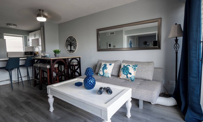 McCully - Moiliili Condo | Experience Comfort in a Newly Remodeled 2-Bedroom Condo