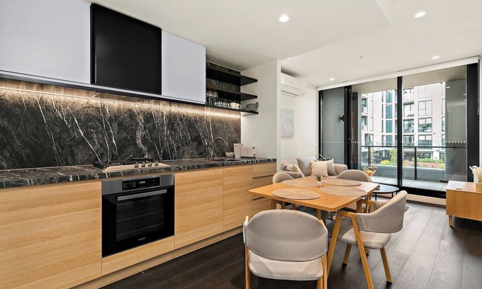 West Melbourne Apartment | Modern 2Bed Apt Parking West Mel