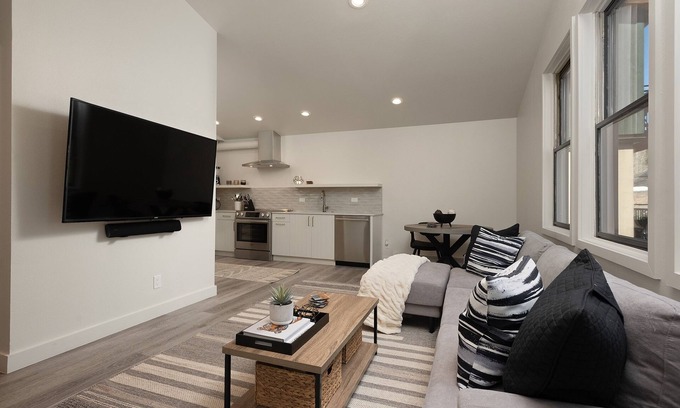 Aspen Apartment | Stylish 2BR Retreat: Steps from the Mountains in West End