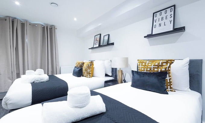 Gravesend Apartment | Modern 2br Apartment