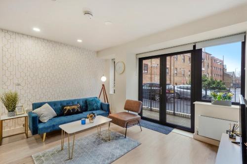 Bedford Apartment | Ideal Family Apartment in Bedford with Gym & Cinema Room
