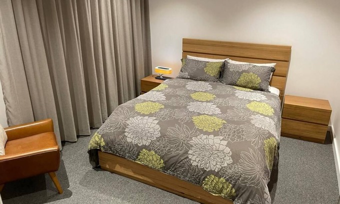Bondi Junction Apartment | Prime 2BR Retreat in Bondi Junction - Wheelchair Accessible