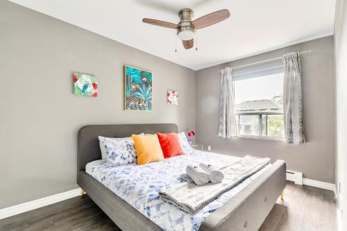 Hamilton Apartment | Modern 2BR Apartment with King Bed in Prime Location
