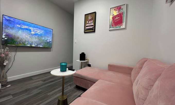 Garment District Apartment | Modern 2BR Steps from Times Sqaure