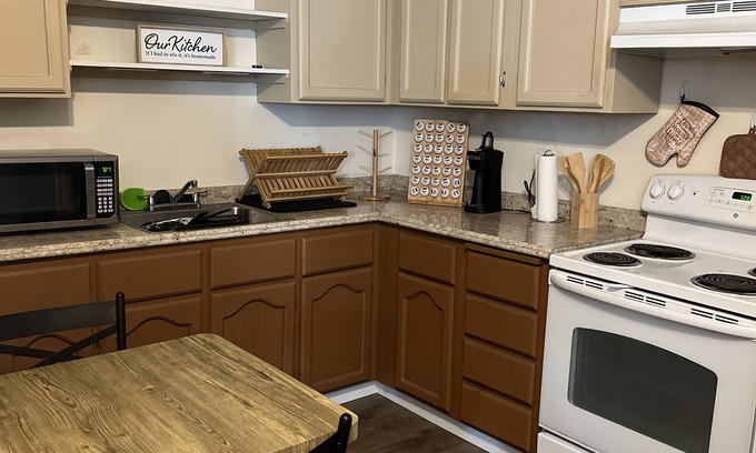 Clear Lake Apartment | Stylish 3/2 Custom Built Home with Pool and Lake View