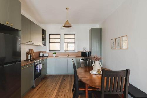 Burnie House | Modern 3-Bed Coastal Escape