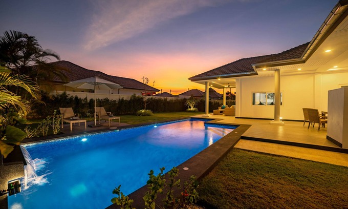 Hua Hin Villa | Modern 3 Bedroom Pool Villa with Family-Friendly Amenities