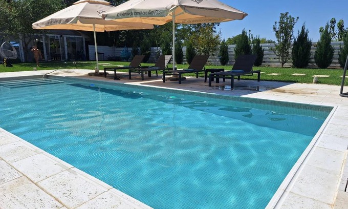 Popesti-Leordeni Villa | Stylish 3-Bedroom House with Private Pool & Ocean View
