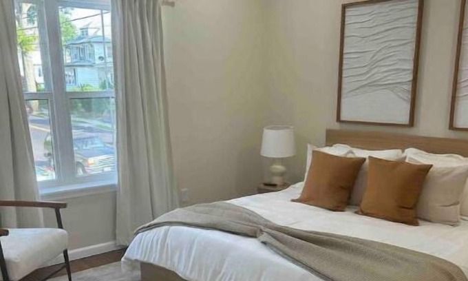 Hillside House | Stylish 3bd/2ba Retreat Just Minutes from EWR Airport