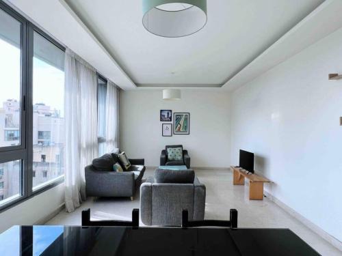 Sodeco Apartment | Modern 3BR Apartment by Hotel Dieu with Kitchen Access