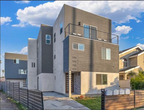 Mid City House | Stylish 3BR Getaway in Mid-City - Rated 9.4/10!