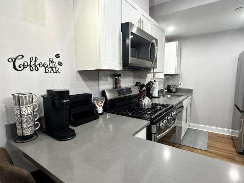Fitchburg Apartment | Modern 3BR Near FSU - 15 Min to Wachusett