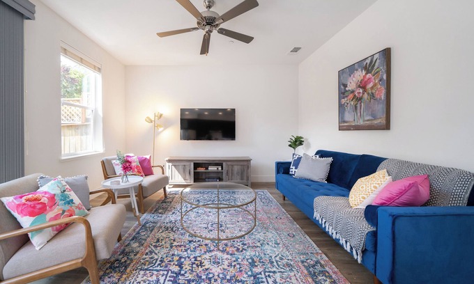 Santa Rosa House | Impressive 4-Bedroom Retreat with Sauna & Spa Amenities