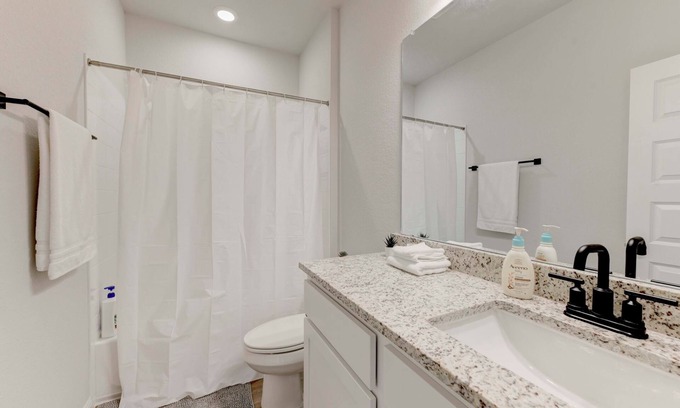 Round Rock House | Modern 4-BDRM in Round Rock