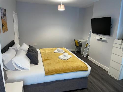 Ashburton Apartment | Family-Friendly 4 Bedroom Home with Garden Near East Croydon
