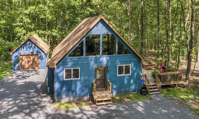 Albrightsville Cabin | Modern A-Frame Cabin with Lake Views and Hot Tub Access