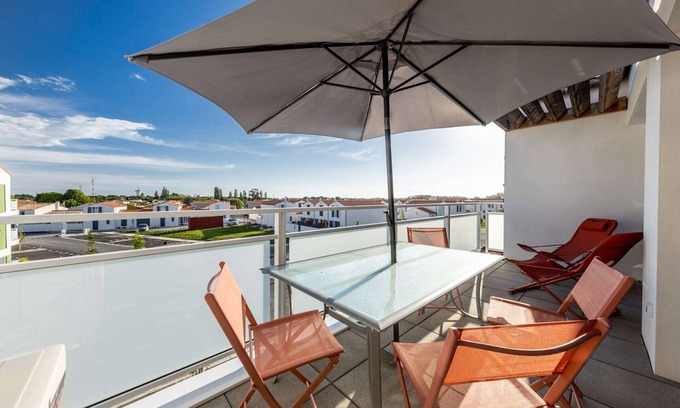 Saint-Pierre-d'Oleron Apartment | Delightful Apartment in Saint-Pierre-d'Oléron for 4 Guests