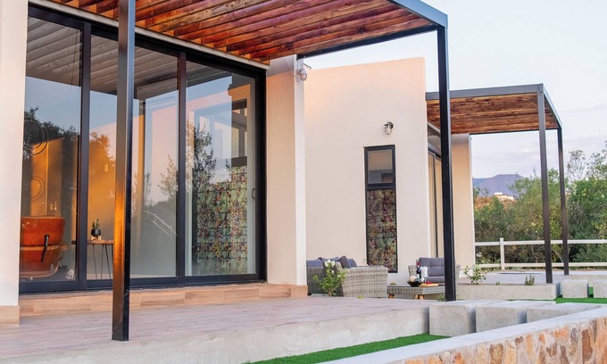 San Antonio de las Minas House | Modern and beautiful full new home for up to 8 people in Valle de Guadalupe