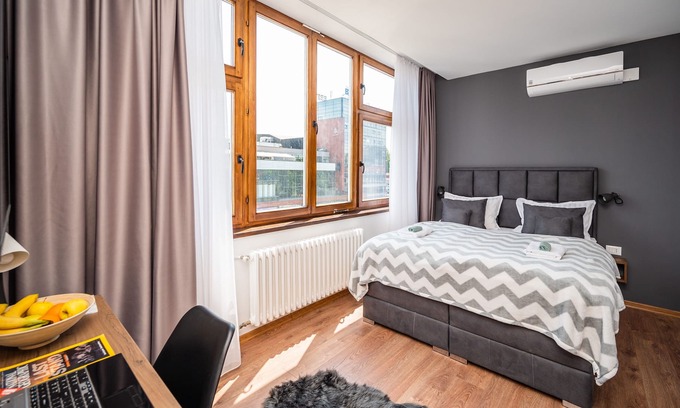 Old Town Apartment | Stylish Duplex on Main Street with Family-Friendly Amenities