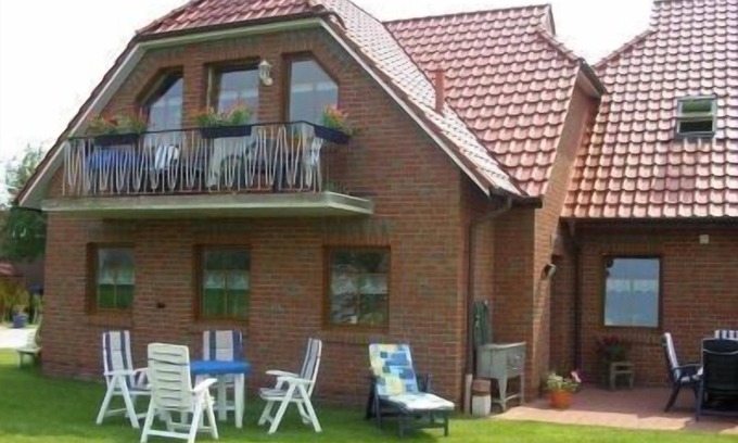 Westerbur House | Inviting Apartment with Ocean View and Free WiFi Near North Sea