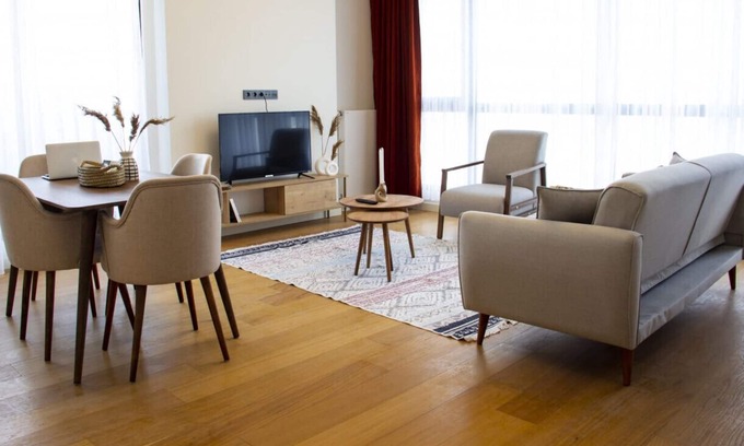 Bagcilar Apartment | Cozy Apartment Steps from Shopping Malls & Family-Friendly