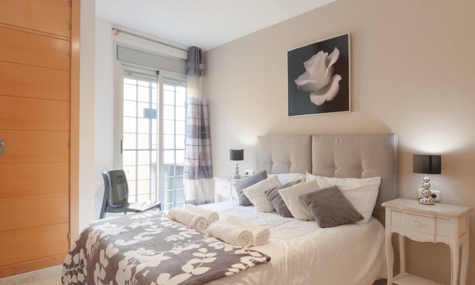 Campos Eliseos Apartment | Ideal 1-Bedroom Apartment in Málaga for Two Guests