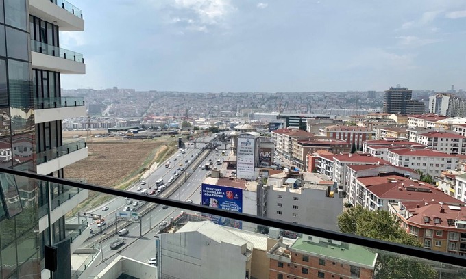 Avcilar Apartment | Modern Apartment with Pet and Child-Friendly Amenities