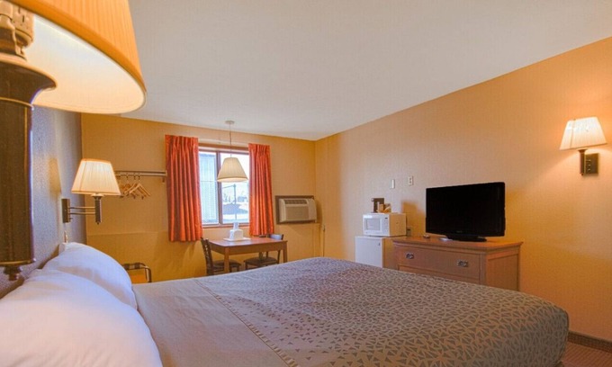 Grandview Plaza House | Modern and Homely Retreat for a Comfy Stay