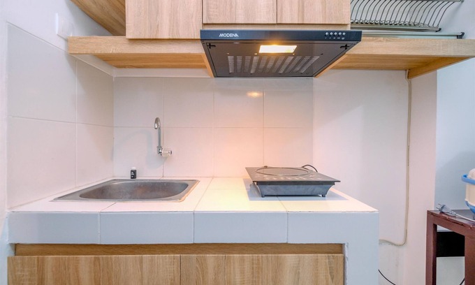 Gunung Putri Apartment | Cozy Studio at Gunung Putri Apartment with Pool & Kitchen