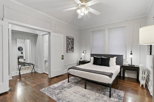 Hyde Park Apartment | Modern Minimalist Studio - Pet & Child Friendly Retreat