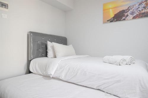Kebagusan Apartment | Relaxing Studio Retreat at Kebagusan City Apartment