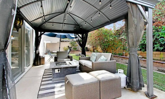 Fullerton House | Stylish 4-Bedroom Home with Family-Friendly Amenities