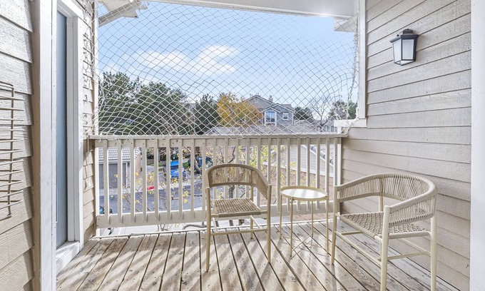 Westridge Apartment | Modern Apartment with Kitchen in Prime Location