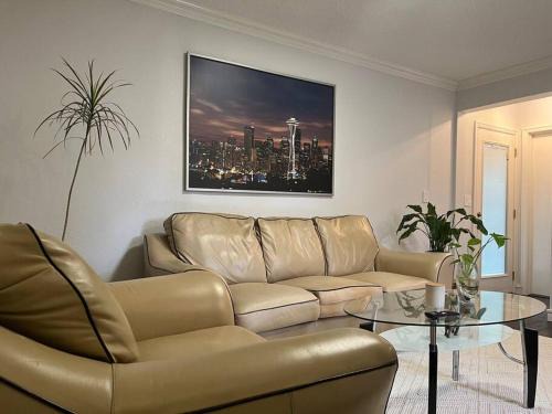 Des Moines Apartment | Modern Apartment 15 min from Sea-Tac Airport & near Des Moines Marina