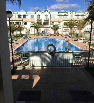 Caleta de Fuste Apartment | Cozy Apartment with Mountain View & Shared Pool in Fuste