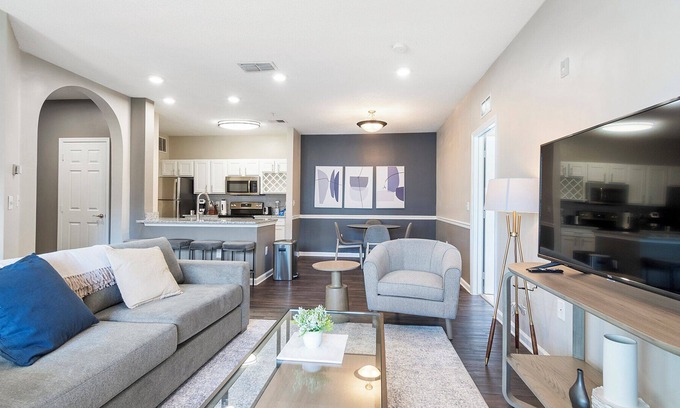 Jacksonville Apartment | Modern Apartment in Prime Location with Family-Friendly Amenities
