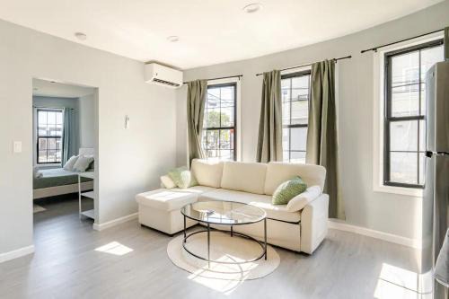 Black Rock Historic District Apartment | Eco-Friendly Modern Apartment with Hot Tub in Black Rock