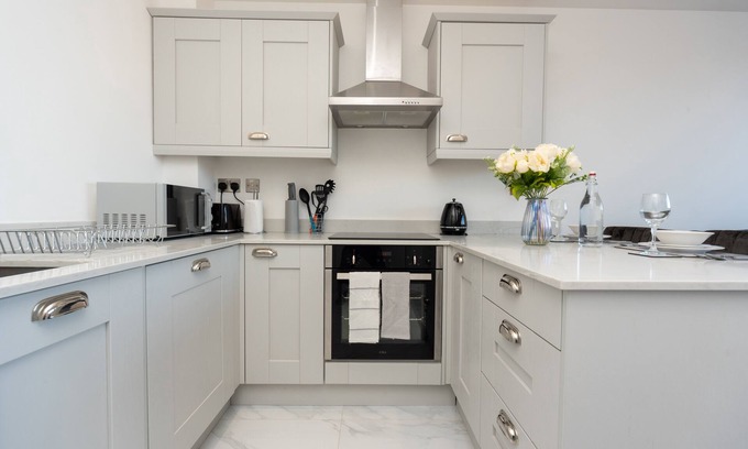 King's Lynn Apartment | Contemporary Kings Lynn Apartment with Free Wi-Fi & Kitchen