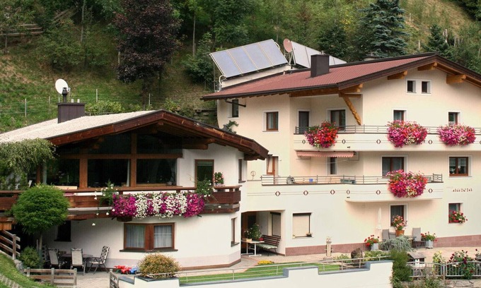 Kappl Villa | Modern Apartment in Kappl with Infrared Sauna