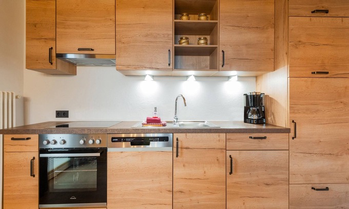 Kitzbuehel Apartment | Modern Kitzbuhel Apartment: Pet-Friendly Near Ski Area