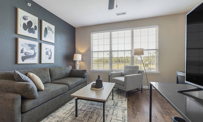 Liberty Area Apartment | Modern Apartment with Kitchen in Prime Location